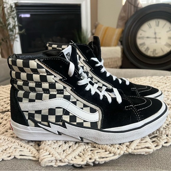 VANS HI TOP SKATE SHOES - Picture 2 of 6